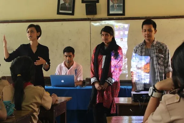 Deasy Noviyanti berikan penyuluhan terkait HIV/AIDS. ©syair.org