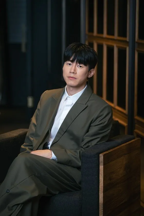 Kim Moo Yeol berperan sebagai Yoo Sung Pil dalam Drama 'HI COOKIE' - AsianWiki