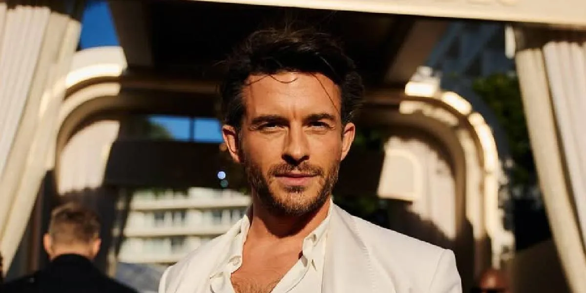 11 Most Popular and Latest Films and Series of Jonathan Bailey JURRASIC WORLD REBIRTH 