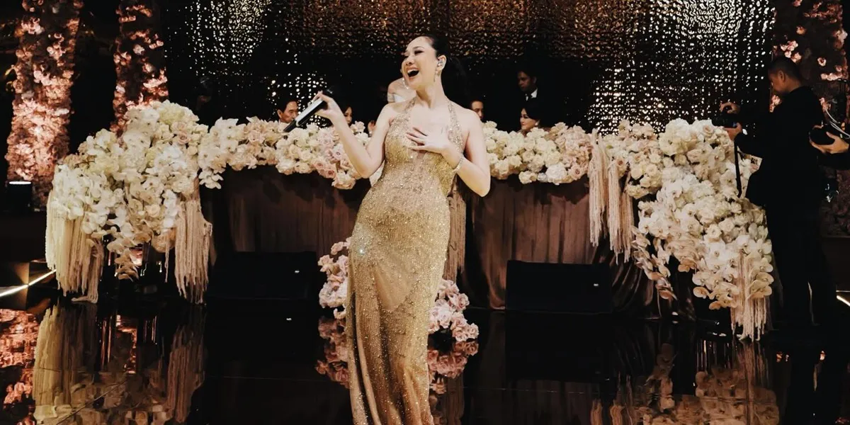 7 Portraits of Bunga Citra Lestari as a Wedding Singer, Her Star Aura Still Shines