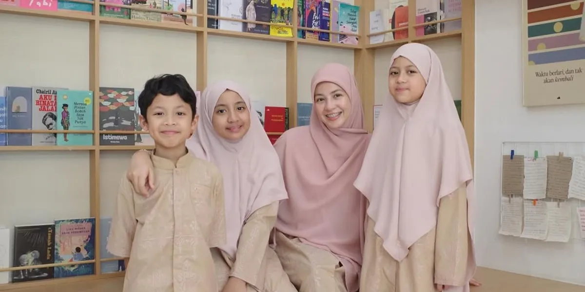 7 Photos of Natasha Rizky Together with Her Three Children, Like the Eldest Sister Taking Care of Them