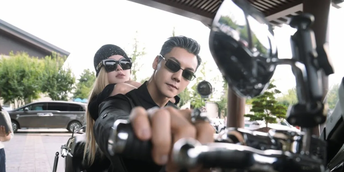 Portrait of Zhao Lusi and William Chan Cosplaying as Twilight in the Drama 'LOVE'S AMBITION', Chemistry Growing Stronger