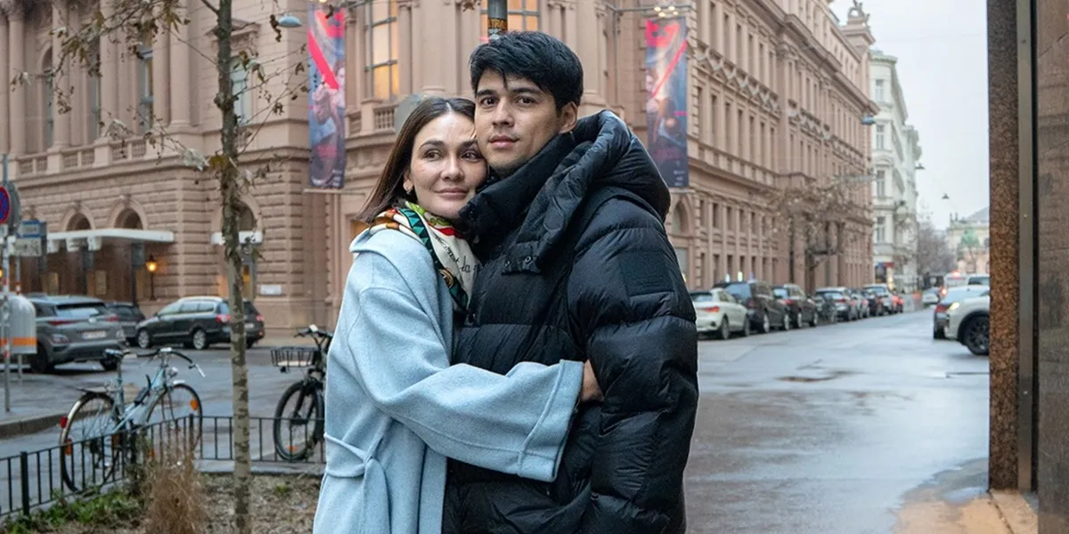 7 Photos of Luna Maya Receiving a Car Gift from Maxime Bouttier on Valentine’s Day, So Romantic