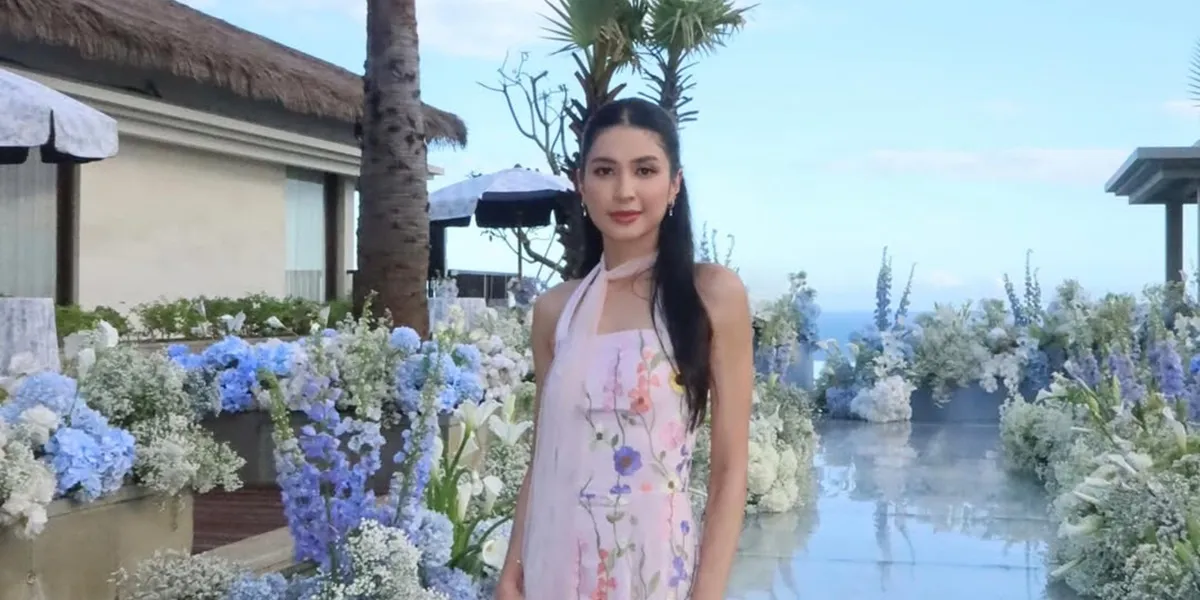 7 Photos of Mikha Tambayong at Syifa Hadju's Wedding Reception, Looking Beautiful as a Bridesmaid