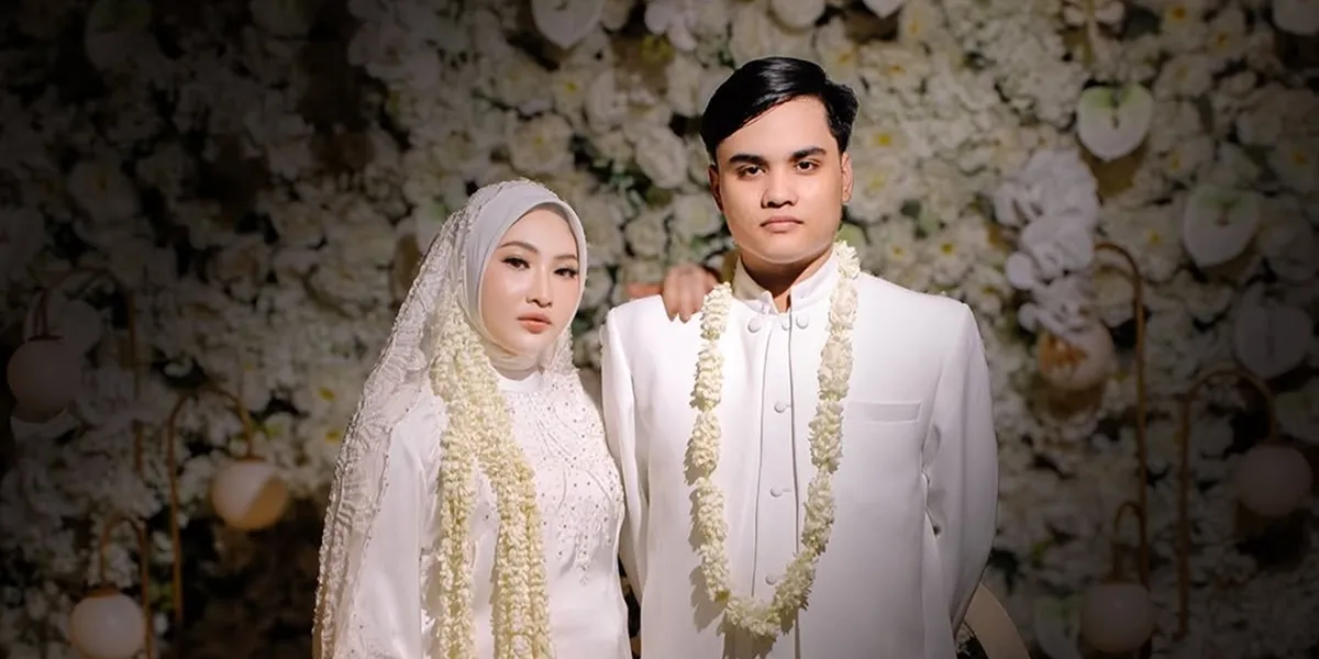  7 Potret Pernikahan Ressa Rosano, Momen Ijab Kabul Ramai Jadi Sorotan  