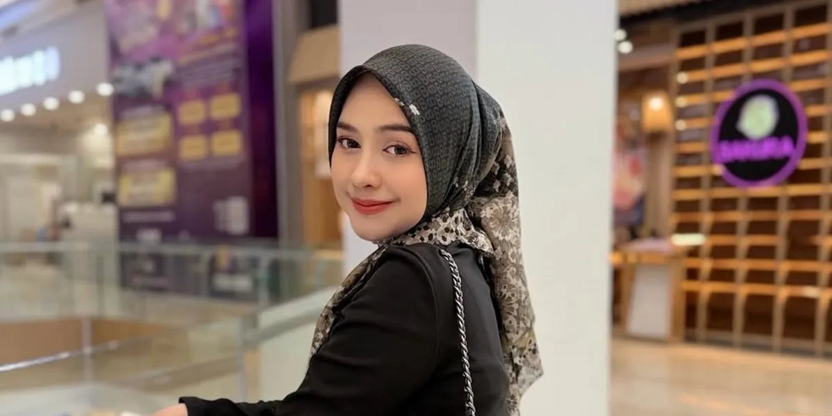  7 Potret Ria Ricis di Ultah Kakaknya dr. Shindy, Beri Kejutan di Lapangan Padel 