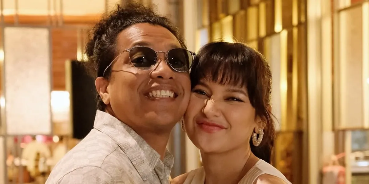 7 Photos of Arie Kriting and Indah Permatasari's House, a Place for Iftar with Comedians