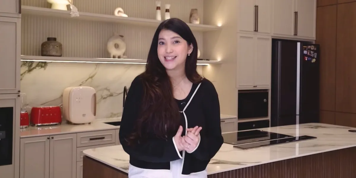 7 Portraits of Celebrity Instagrammer Dewi Paramita, There’s a Most Comfortable Place for Me Time