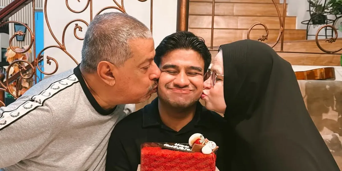 7 Photos of Fadil Jaidi's Family's First Sahur, Complete with Special Cheers