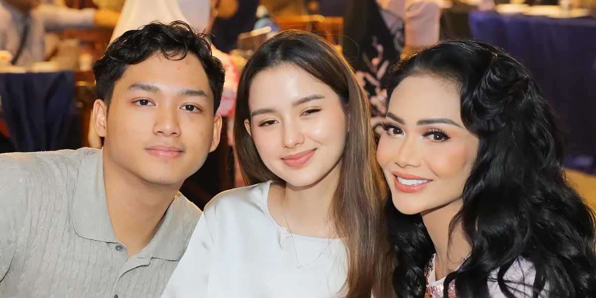 7 Photos of Sarah Menzel at Kris Dayanti's Event, Proof That They Are Very Close