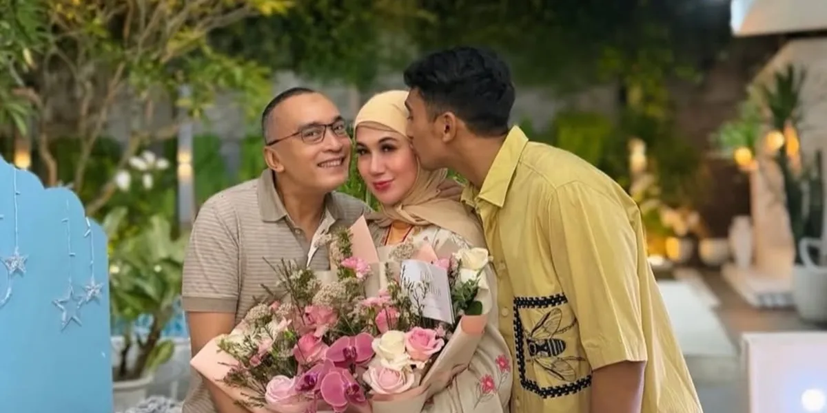 7 Photos of Marini Zumarnis' Birthday, Surprised by Daffa Wardhana 
