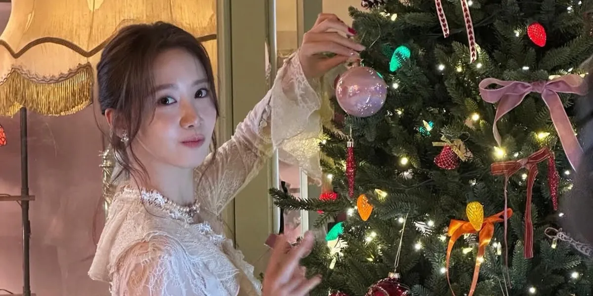 7 Portraits of YoonA SNSD Showcasing Beautiful Visuals as Winter Princess Ahead of Christmas