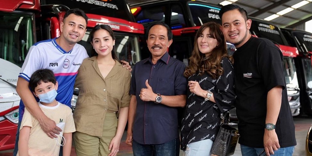 8 Photos of RANS Company Visit to Crazy Rich Malang Office, Sports Cars and Tour Buses Catch Attention