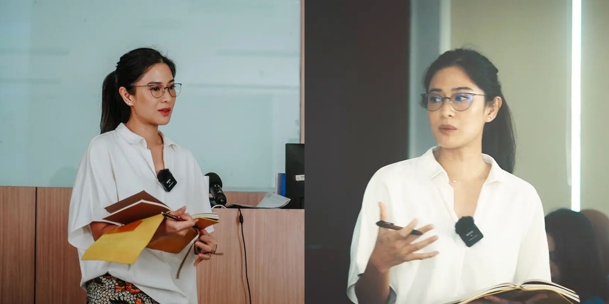 8 Portraits of Dian Sastro as a Lecturer at UI, Looking Beautiful in Traditional Fabrics - Netizens Eager to Become Her Students