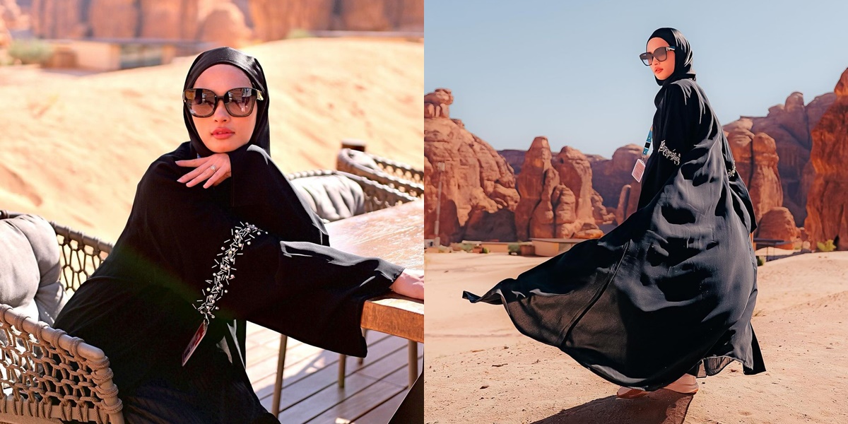 8 Portraits of Inara Rusli in Al Ula, Praying Under the Scorching Sun to Enjoy the Desert Atmosphere