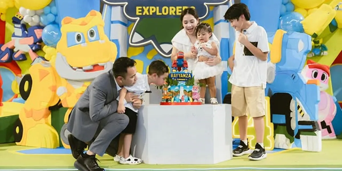 8 Portraits of Rayyanza's 4th Birthday Party, Festive - Attended by Many Artists