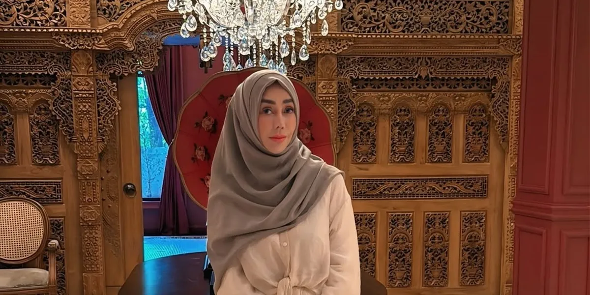 8 Photos of Mama Amy Qanita's House, Raffi Ahmad's Mother, Filled with Furniture but Neatly Arranged and Appearing Green