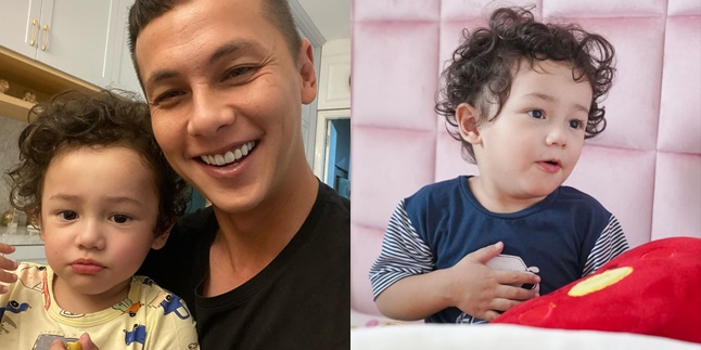 8 Latest Photos of Shaka Putra Andhika Pratama Looking Handsome and Very Western, His Curly Hair is Adorable to Netizens