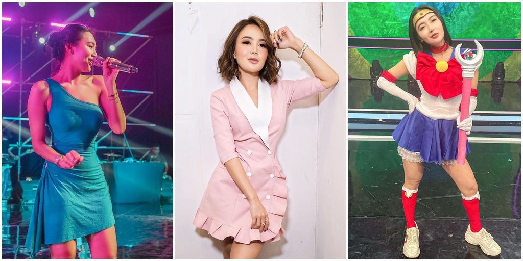 9 Photos of Wika Salim in a Mini Dress Exposing Her Slim Thighs, from Tight to Sailormoon-like