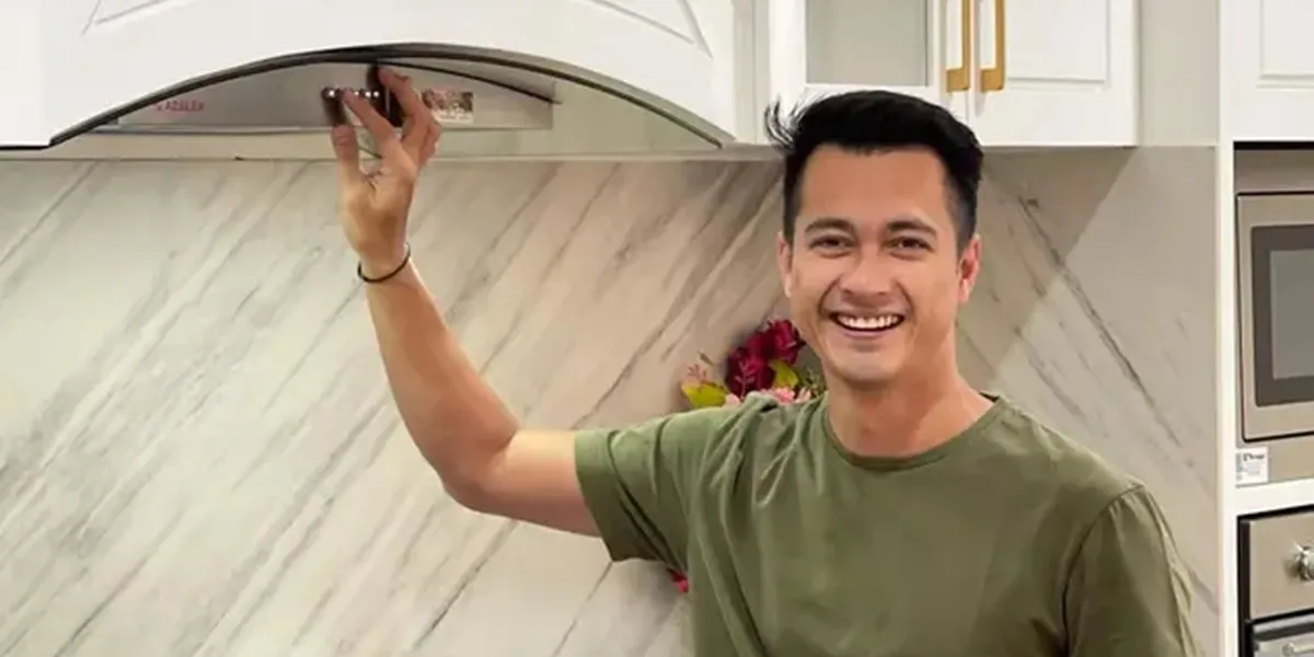 9 Photos of Eza Gionino's Luxurious and Modern Kitchen