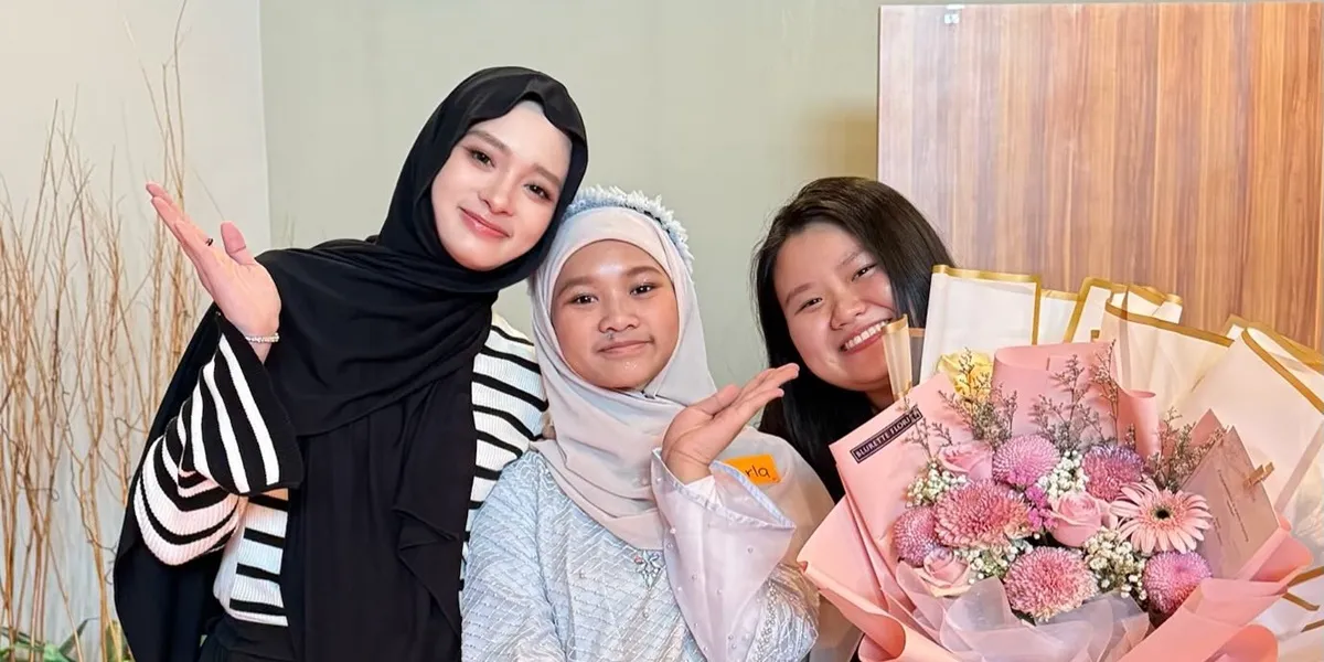 9 Photos of Inara Rusli Supporting Her Child Performing on the Violin, Full of Pride