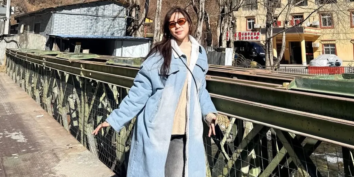 Adinda Thomas Claims She Won't Get Tired of Vacationing in China, Its Tea and Coffee Are Addictive