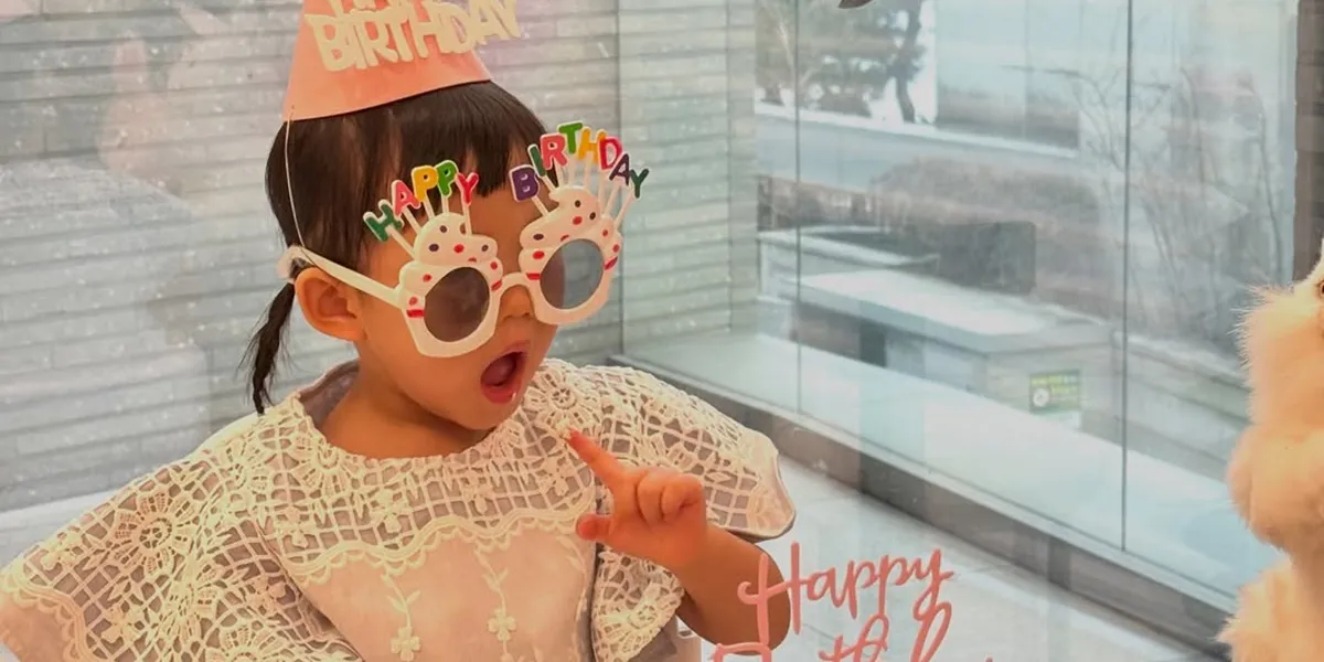 Lee Seung Gi's Child's Birthday, Cheerful Party Vibes Capture Attention