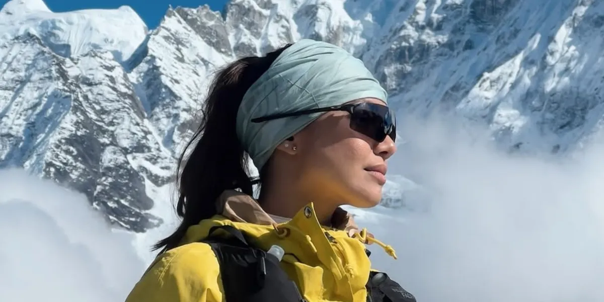 Angela Gilsha Nature Child, Here is a Series of Climbing - Diving