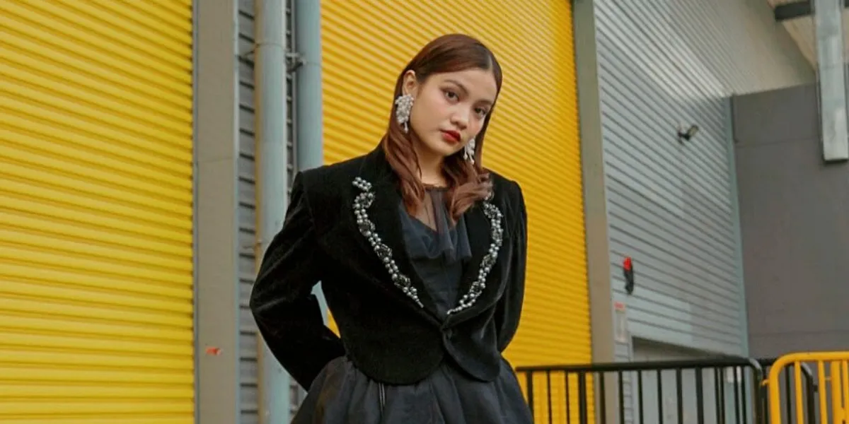 Aruma Makes a Guitar from Rattan as a Final Project at ITB, Achieves Satisfactory Grades in Class