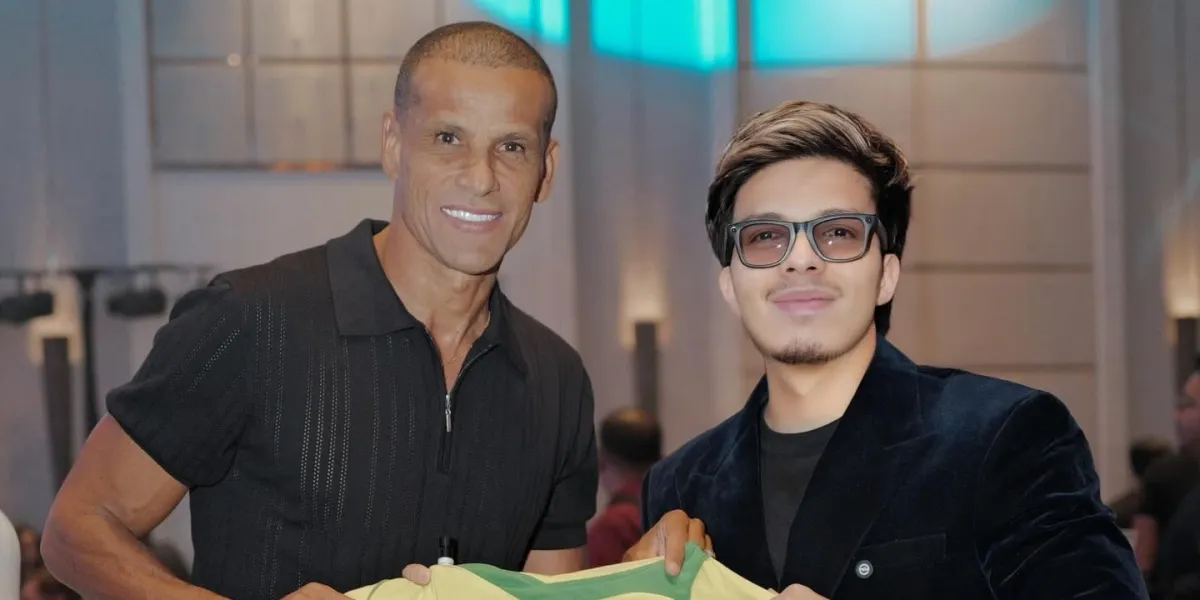 Atta Halilintar Shows Off Photo with Football Legends, Including Ronaldo and Del Piero