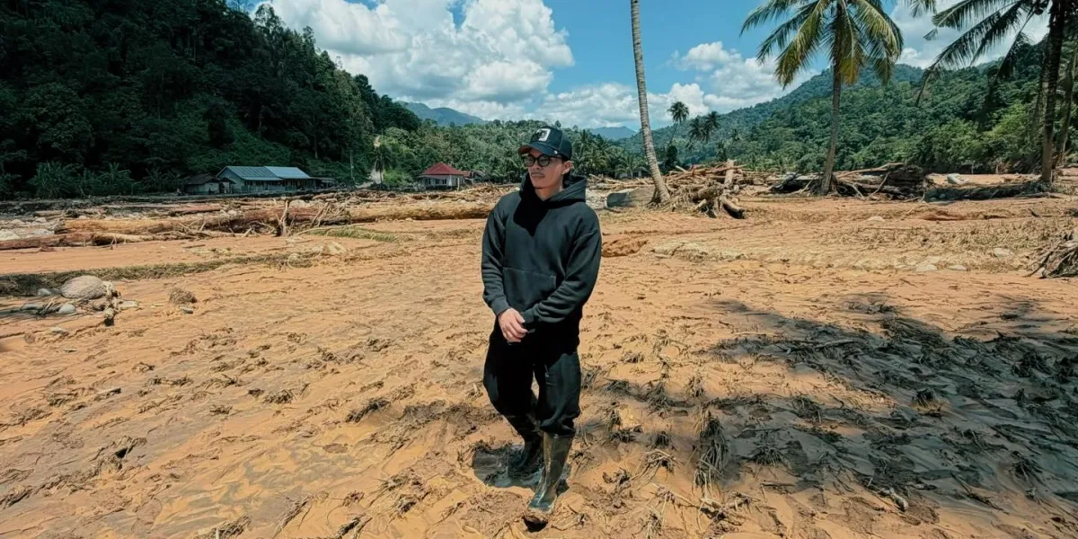 Atta Halilintar Jumps In to Help Flood Victims in Sumatra, Willing to Depart at 3 AM from Home