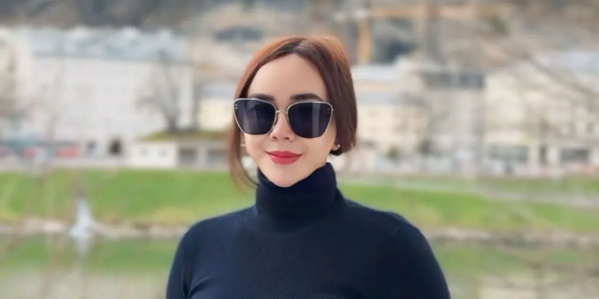 Aura Kasih Caught in Hot Issues, Chooses to Write a Year-End Message and Close the Comment Section