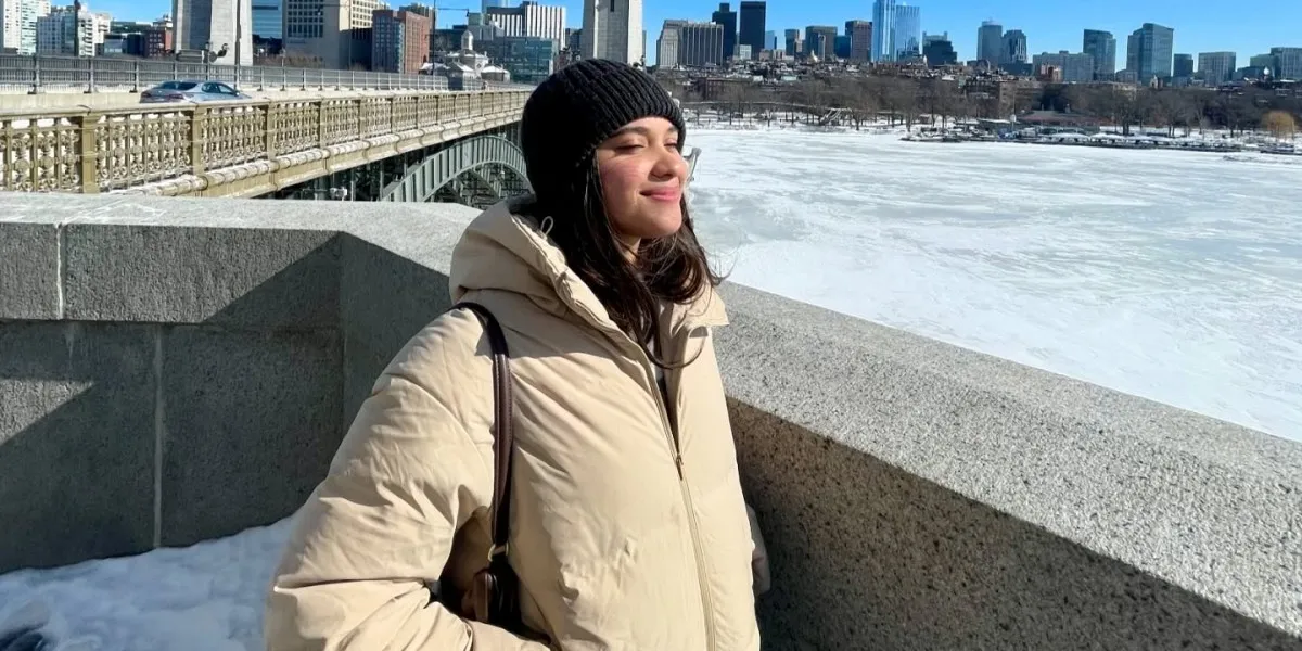 Aurora Ribero Showcases Beautiful Eyes with Curly Lashes, Her Gaze Melts Hearts