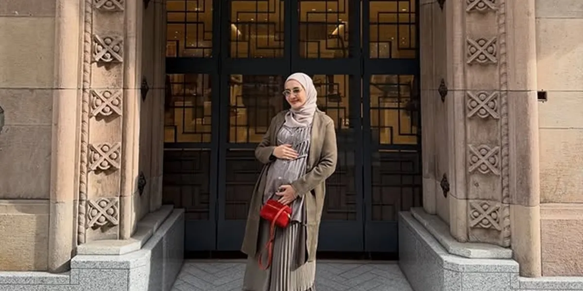 Babymoon, Zaskia Sungkar Shows Off Baby Bump in Japan