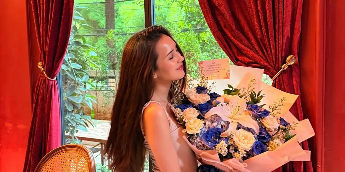 Beby Tsabina Celebrates 23rd Birthday Without Husband, Sharing Happiness with Family