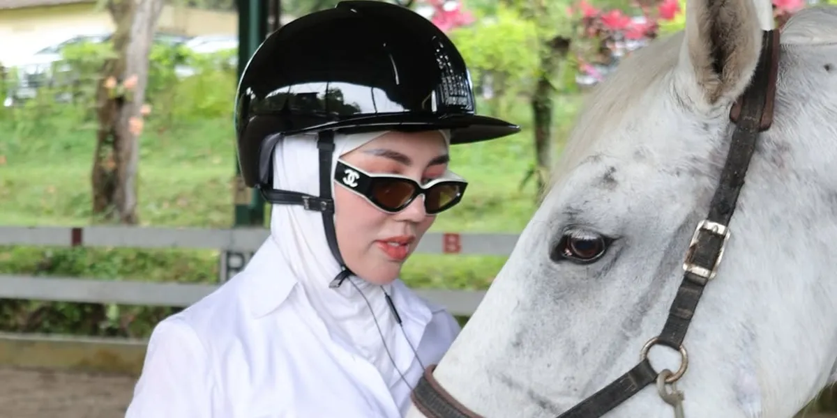Bella Shofie Has a New Horse, an Expensive Hobby That Drains My Wallet