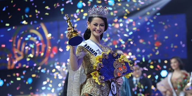 Here are a series of beautiful portraits of Ayu Maulida when she was crowned as Miss Indonesia 2020