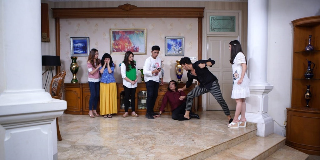 Leaked Photos of Scenes from the Soap Opera 'CINTA SUCI', Airing on April 25