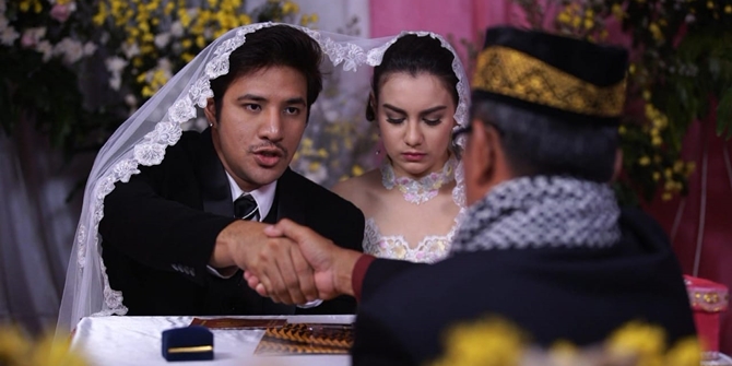 Leaked Photos of Scenes from the Soap Opera 'CINTA SUCI', Airing on Monday, March 19