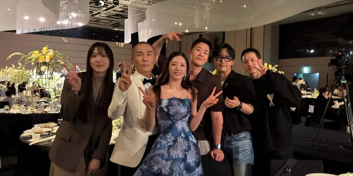 Bomi APink Holds a Warm Wedding, APink Members Gather for an Emotional Reunion