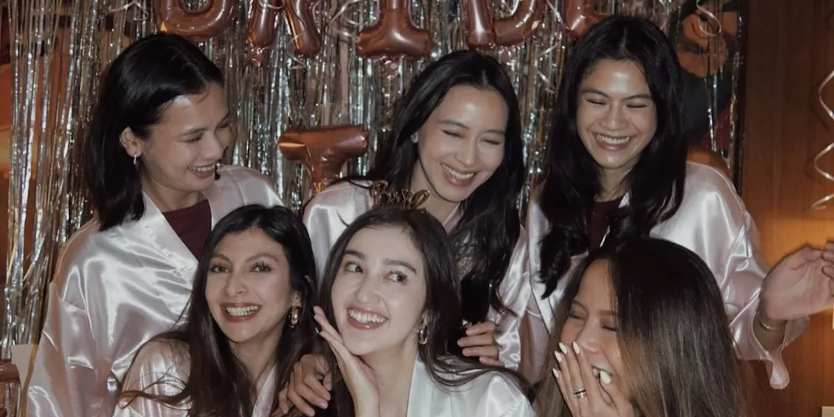 Bridal Shower Ranty Maria Full of Surprises from Friends, Happy Before Marriage