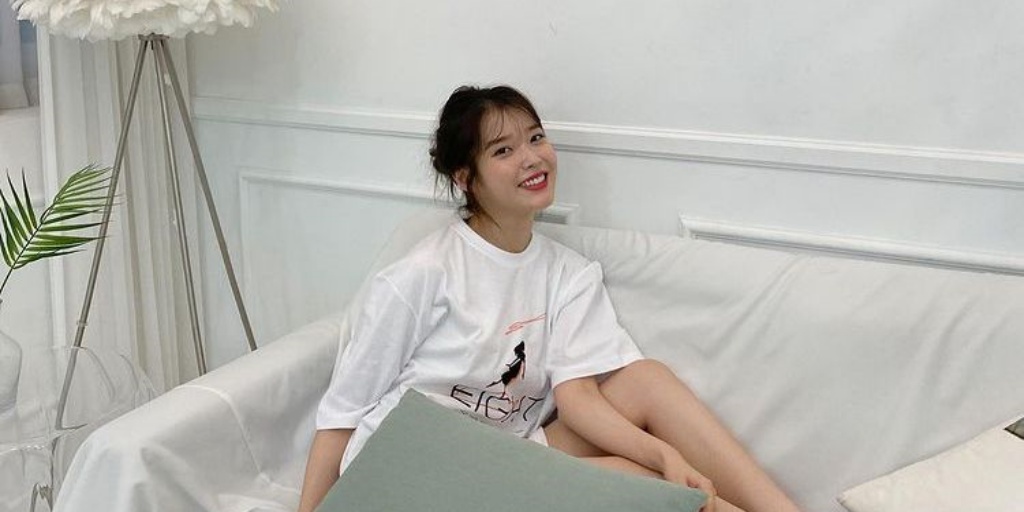 The Beauty Never Fades, Here's a Collection of IU's Selfie Portraits From Time to Time