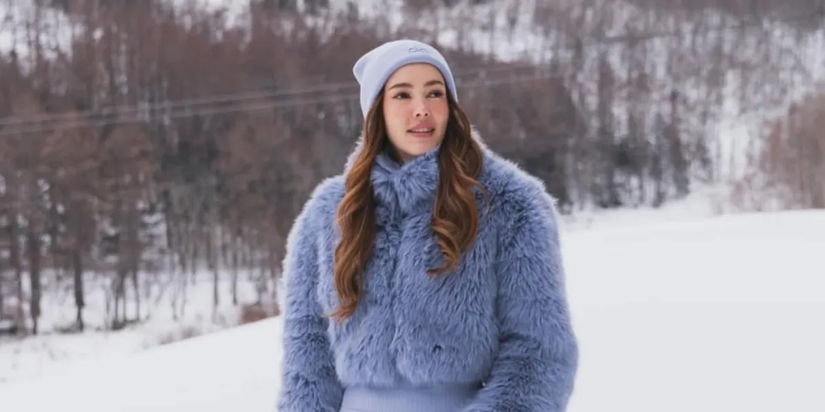 Cathy Sharon's Winter Vacation in Japan, Stylish Skiing