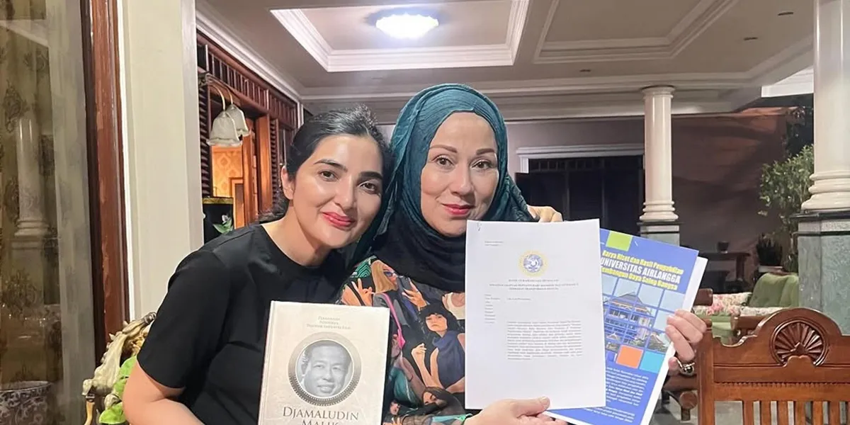 From Yuni Shara - Camelia Malik, 9 Photos of Ashanty Interviewing Senior Singers for Her PhD Dissertation