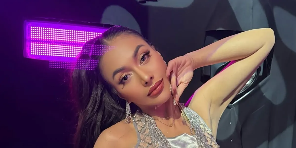 Denada Returns to Undergo Plastic Surgery, This Time on Her Chest - Beautified