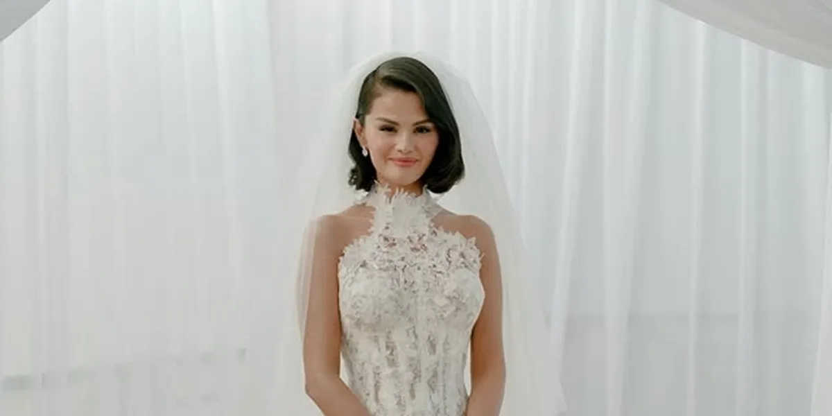 The Series of Wedding Dresses of Selena Gomez on Her Wedding Day with Benny Blanco, Stunning