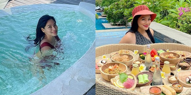 Series of Photos of Titi Kamal Relaxing in a Bikini While Swimming in a Pool, Already Has 2 Children But Still Slim!