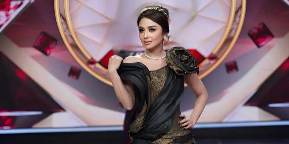 Dewi Perssik Cares for Eko Patrio's Cat Left at Home, Flooded with Praise