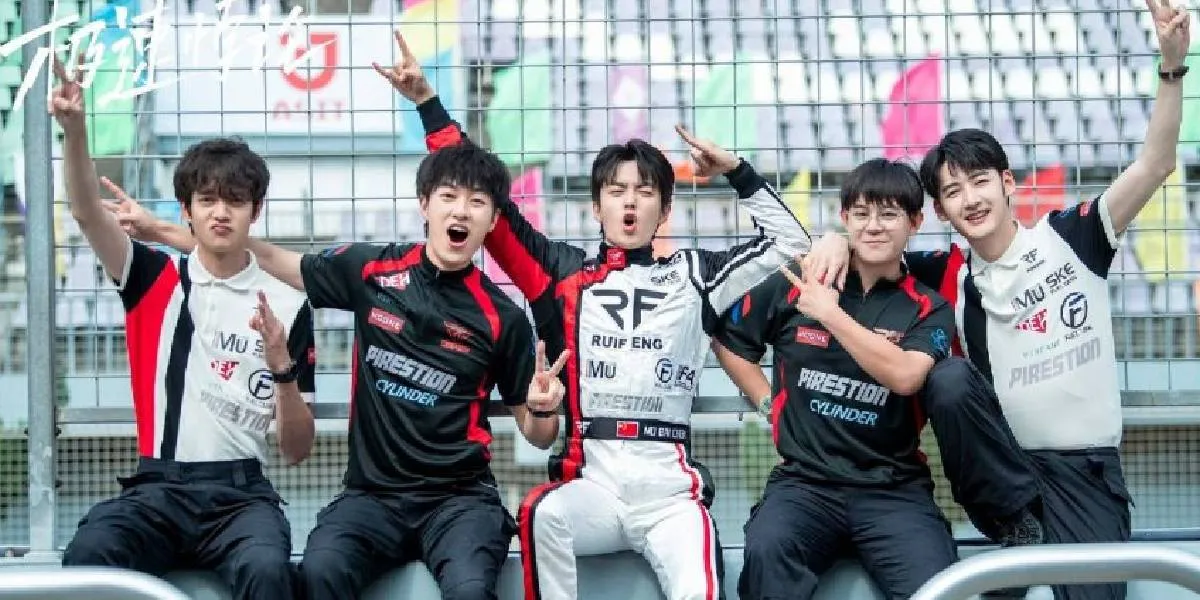 Modern Chinese Drama About Ambitious Racers and Their Struggles on the Track