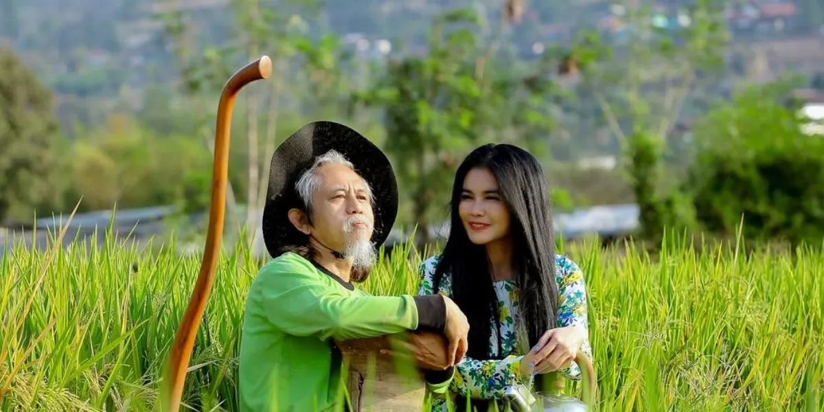 Epy Kusnandar Passed Away, Here Are Memories of a Simple Life Selling with His Wife
